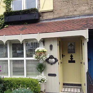 https://waterside-cottage-bed-and-breakfast.yorkshirehotels.net