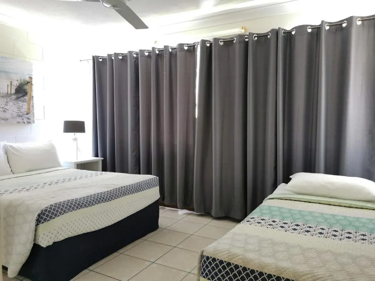*** Aparthotel Palm Waters Holiday Villas Townsville Australia