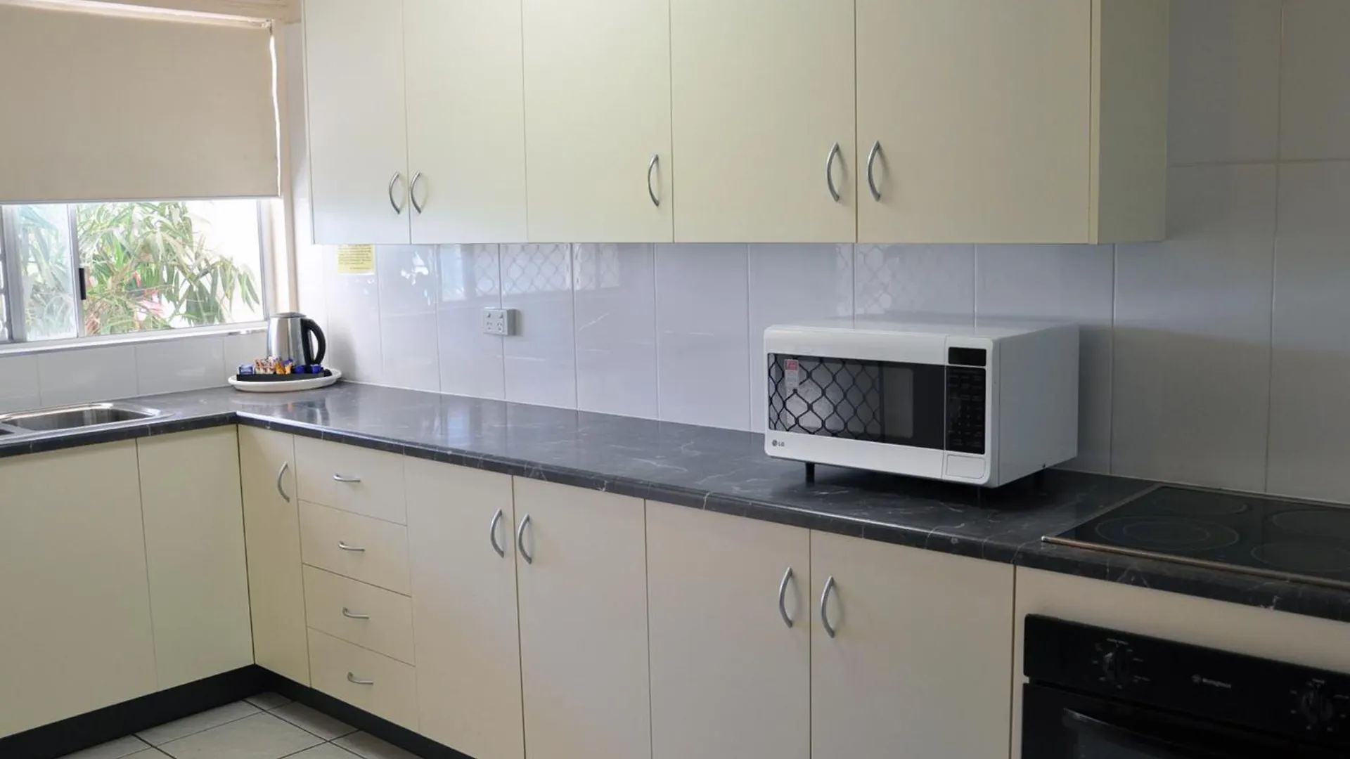 Palm Waters Holiday Villas Townsville 3*,